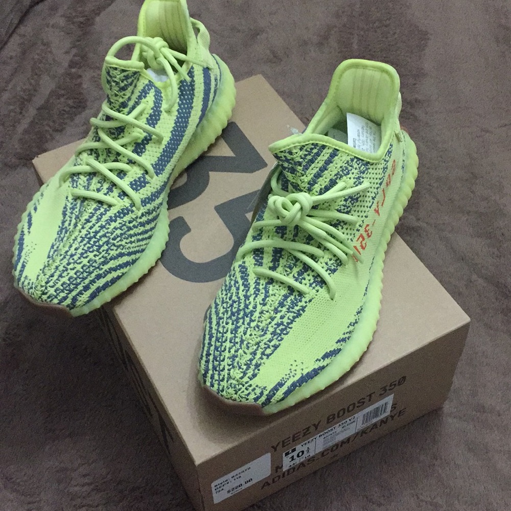 🔥 Yeezy Boost 350 V2 🔥